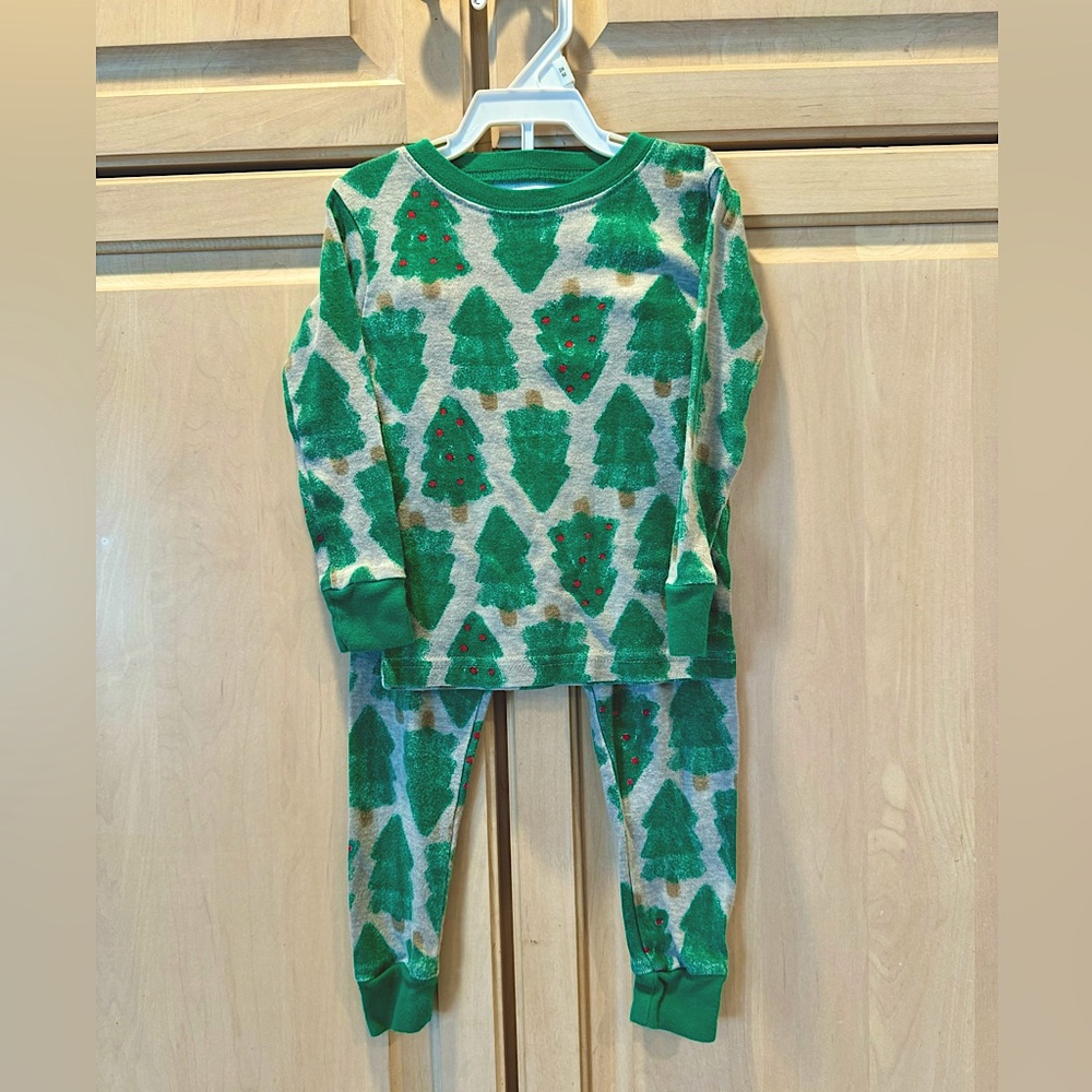 Carter’s 2 Piece Christmas Tree Pajamas